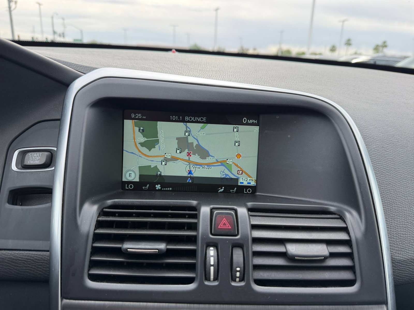 Used 2016 Volvo XC60 T5 Premier w/ Proximity Package image 27