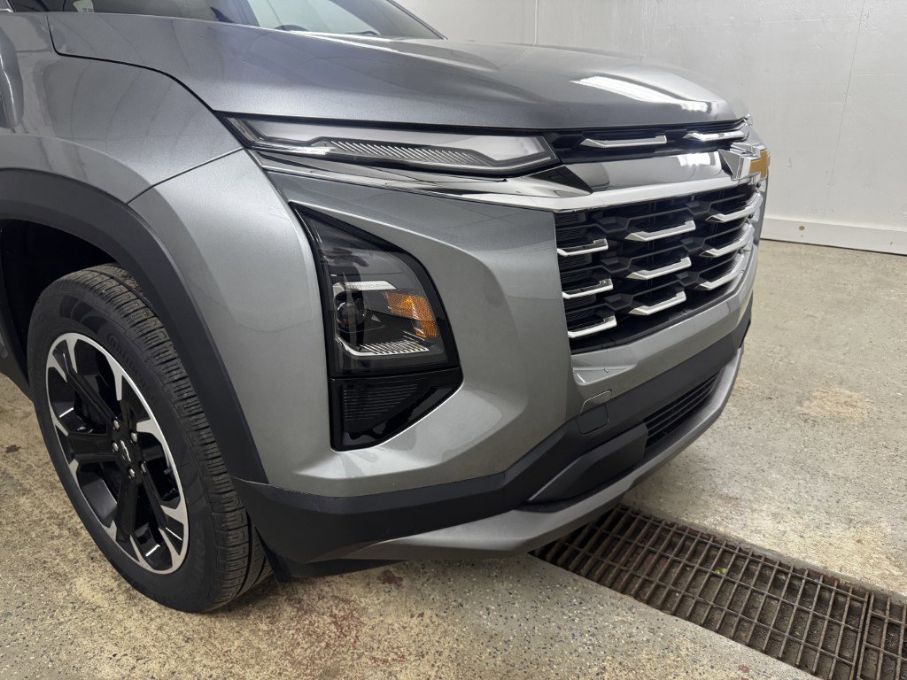 New 2026 Chevrolet Equinox LT w/ Convenience Package II image 2