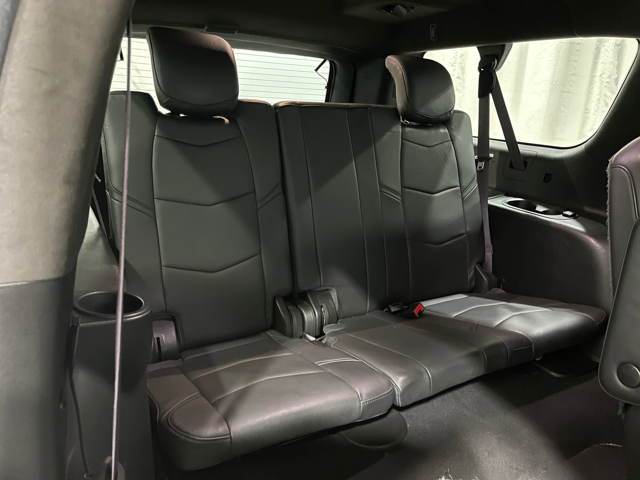 Used 2017 Cadillac Escalade ESV Platinum image 32