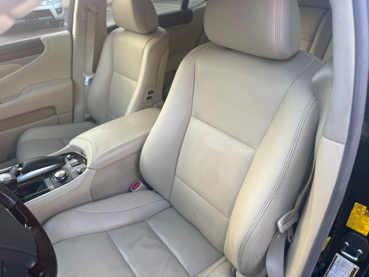 Used 2013 Lexus LS 460 w/ Comfort Pkg image 21