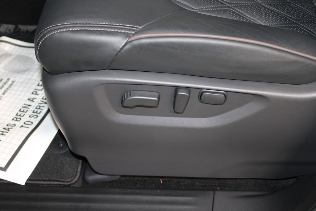 Used 2024 Nissan Armada Platinum w/ Captain's Chairs Package image 24