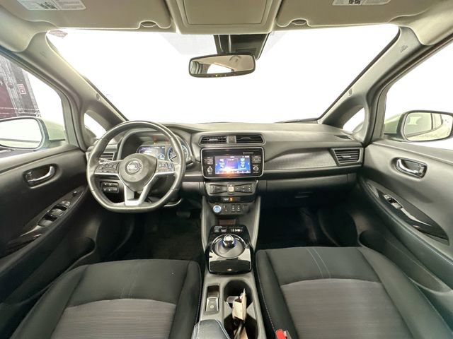 Used 2018 Nissan Leaf SV w/ SV Technology Package image 3