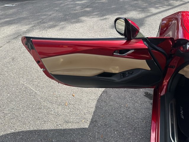 Used 2019 MAZDA MX-5 Miata RF Grand Touring image 13