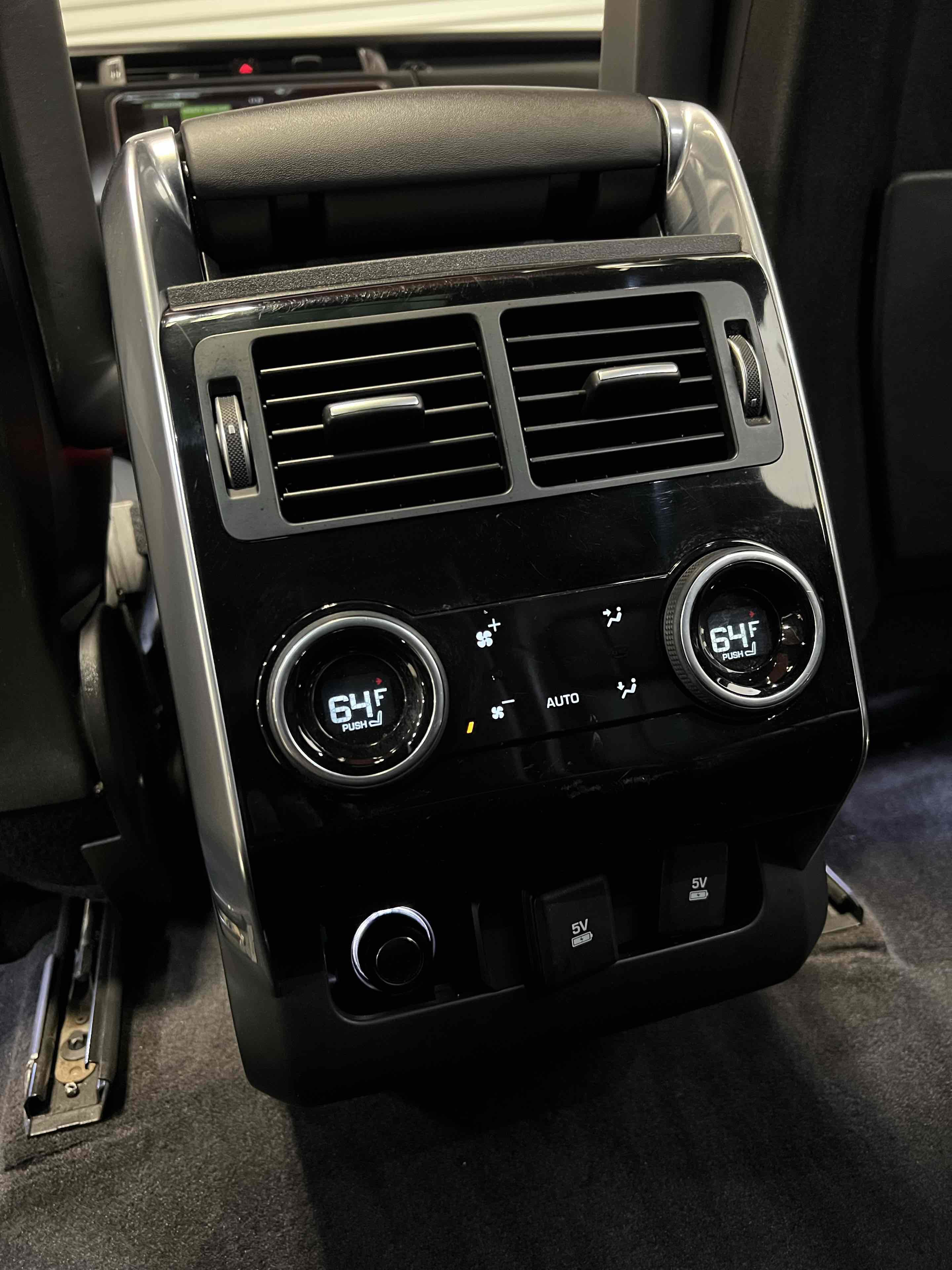 Used 2020 Land Rover Range Rover Sport HST image 34