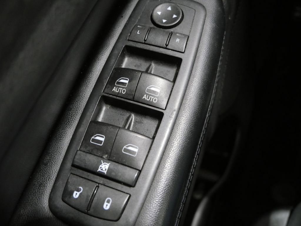 Used 2017 Jeep Grand Cherokee Laredo w/ Quick Order Package 23E AWD/4WD image 13