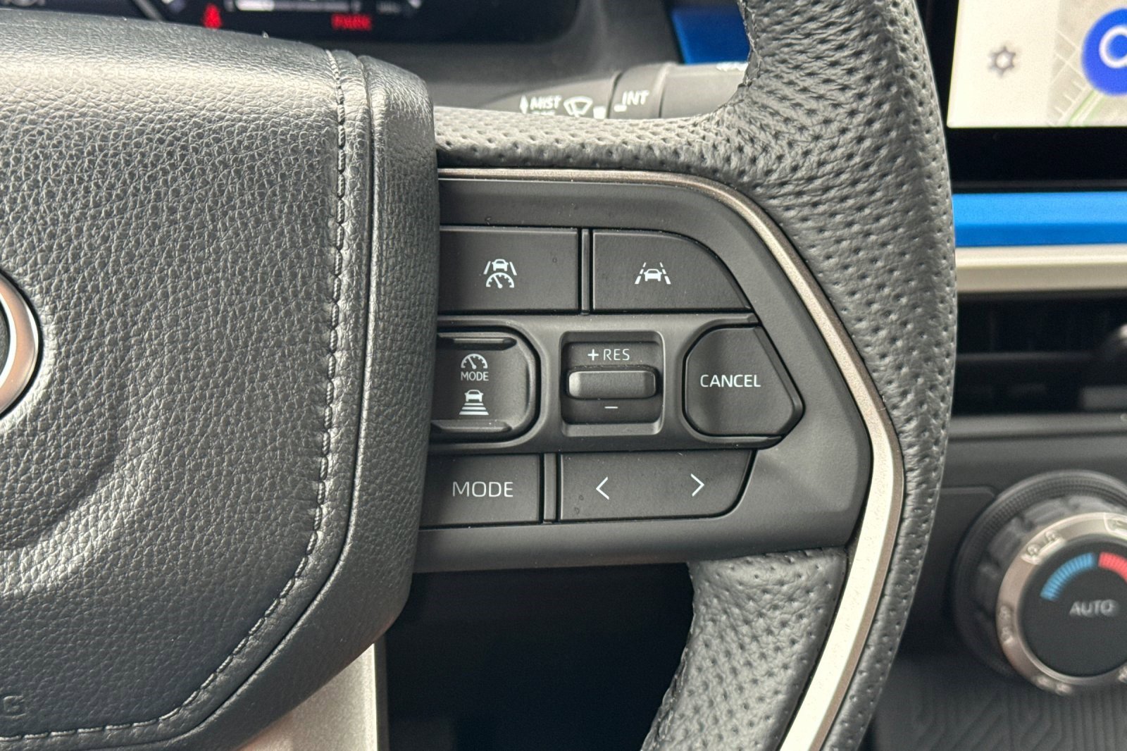 Used 2025 Toyota Tacoma TRD Off-Road image 31