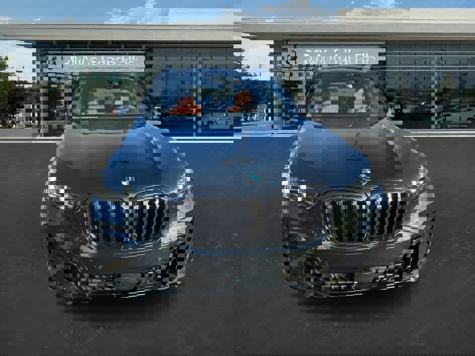 New 2026 BMW X5 xDrive40i w/ Executive Package image 3