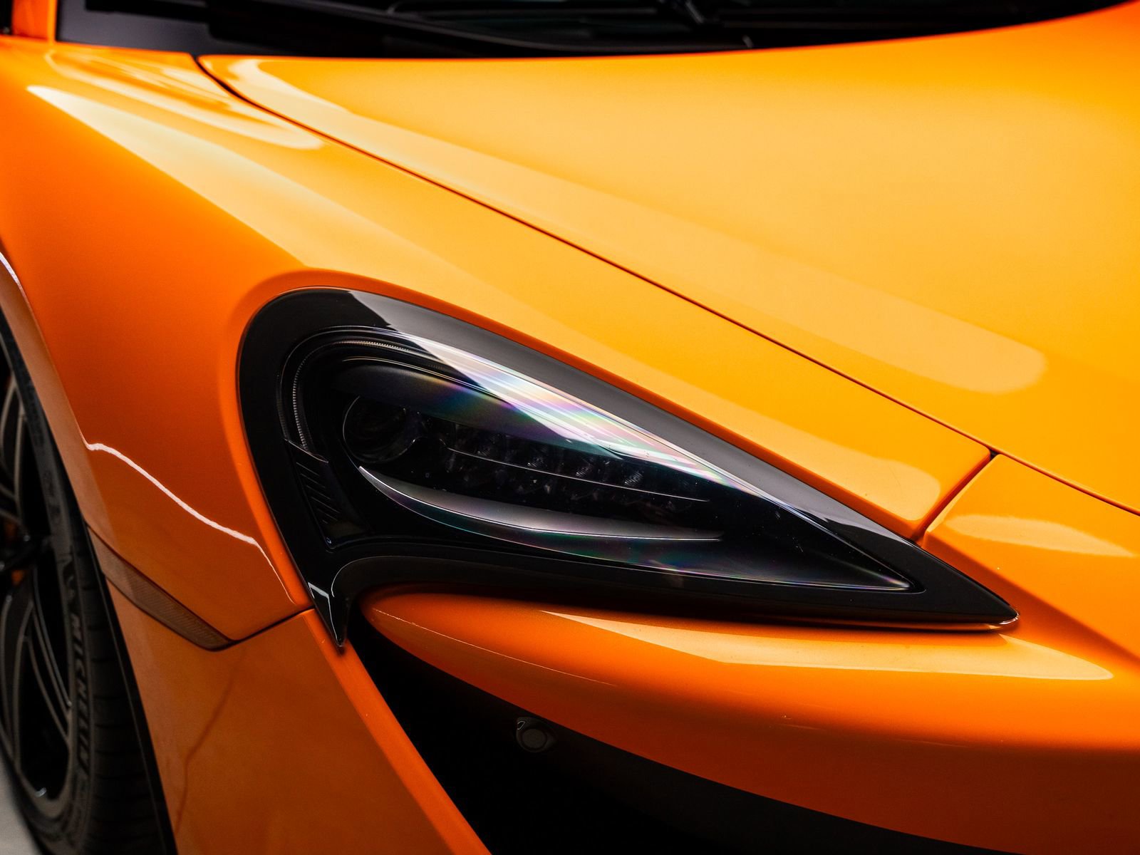 Used 2016 McLaren 570S Coupe RWD image 19
