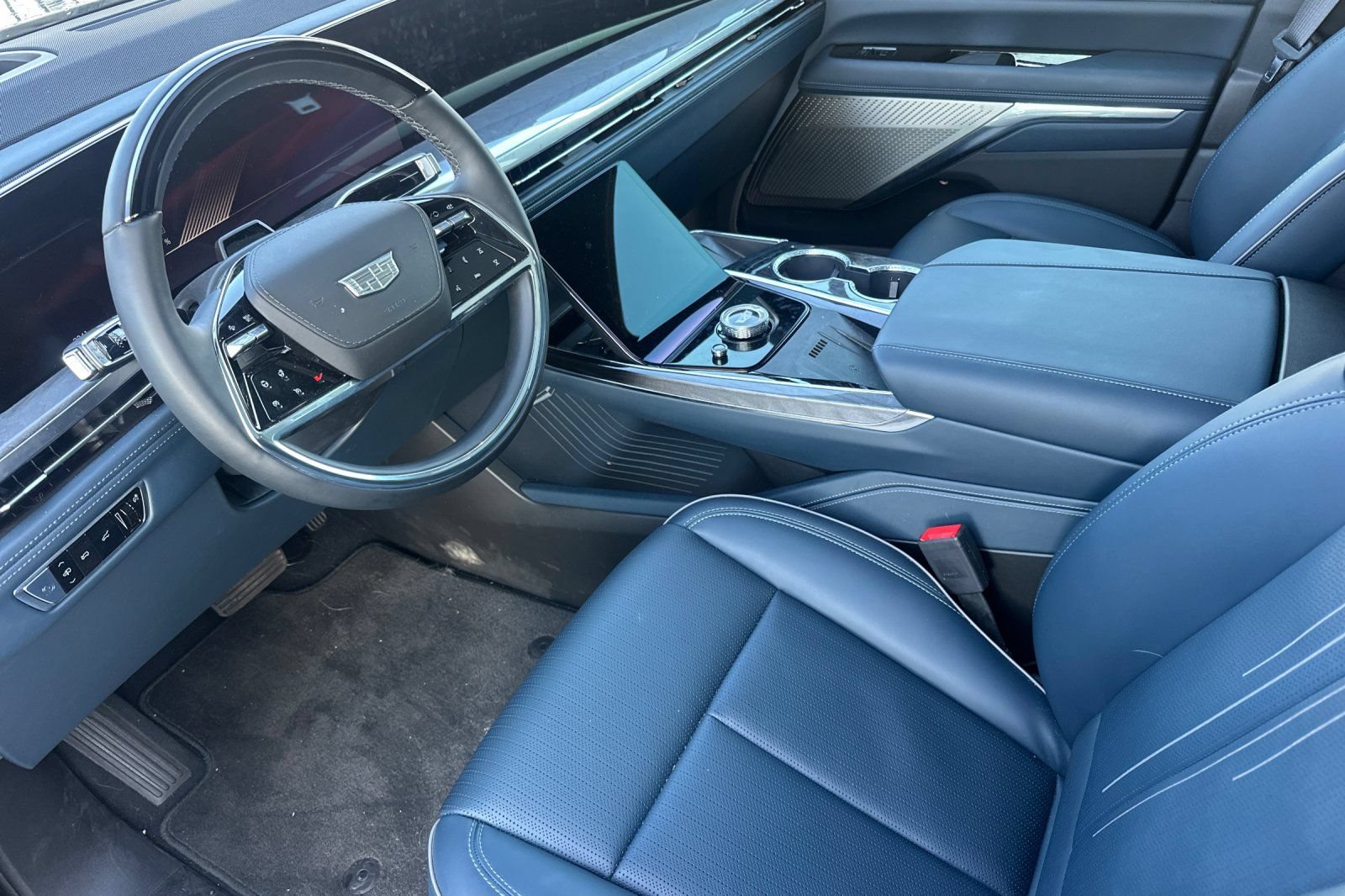 Certified 2026 Cadillac Escalade IQL Luxury AWD/4WD image 10