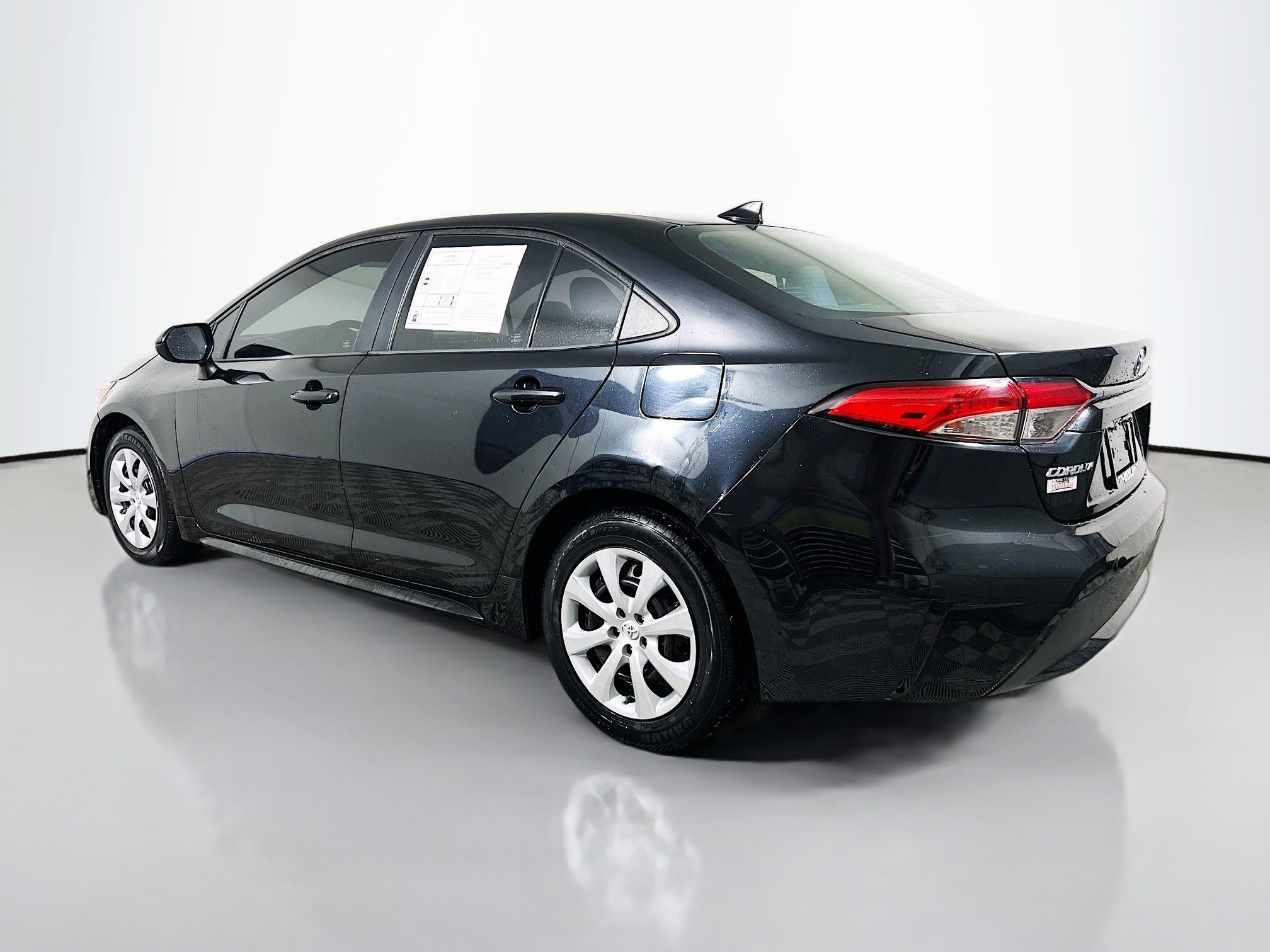 Used 2021 Toyota Corolla LE image 8