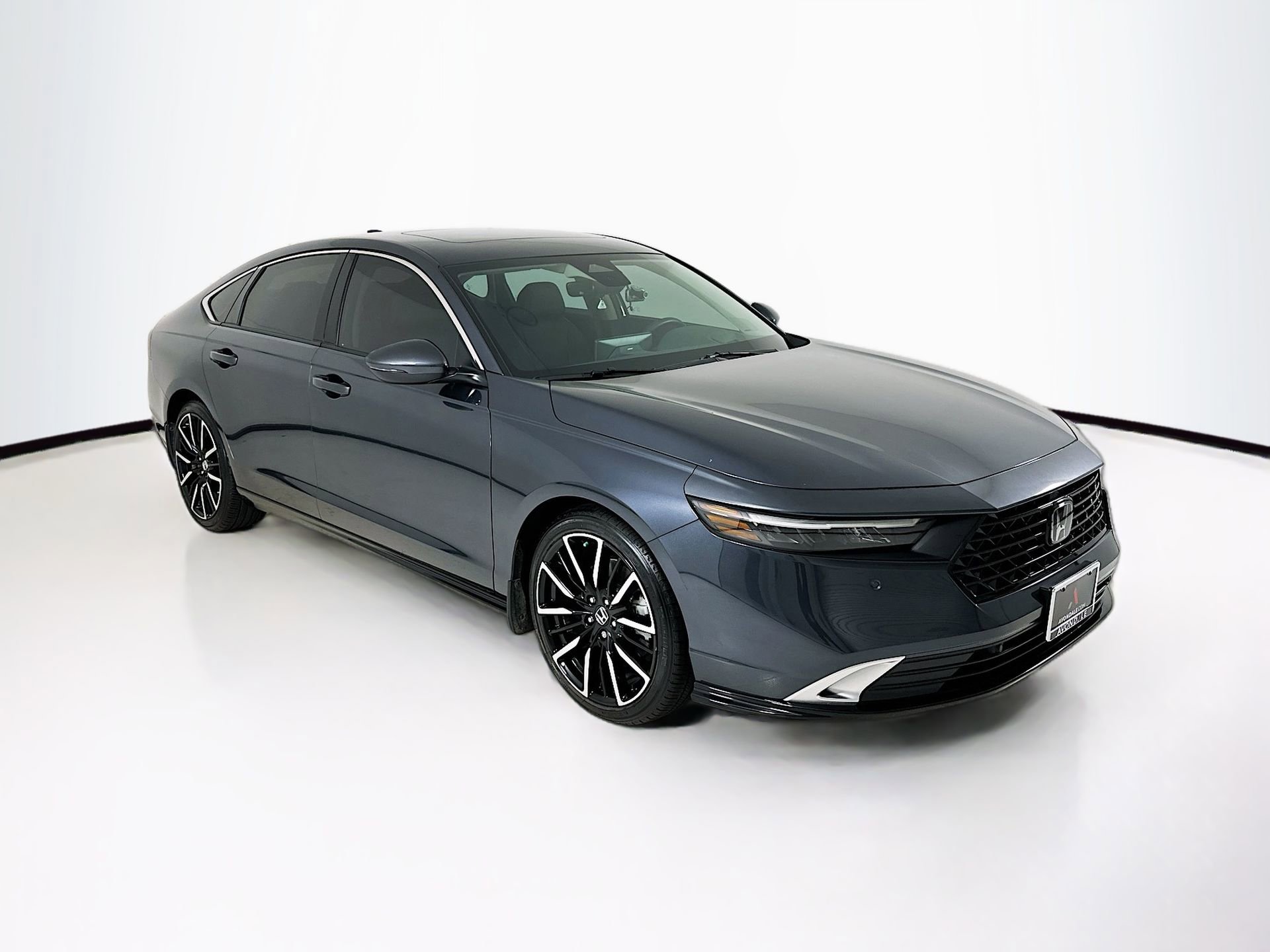 Used 2023 Honda Accord Touring image 1