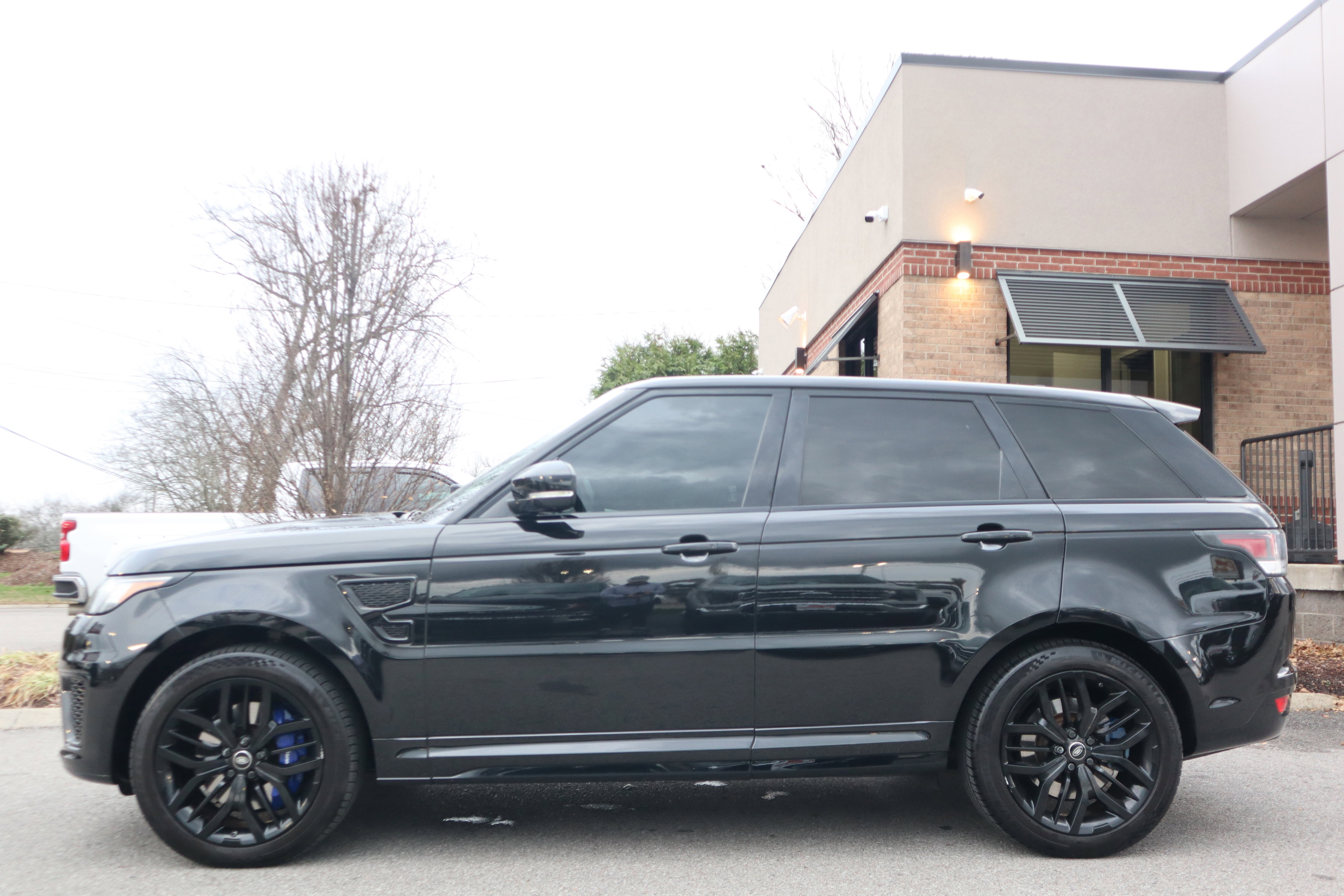 Used 2016 Land Rover Range Rover Sport SVR image 10