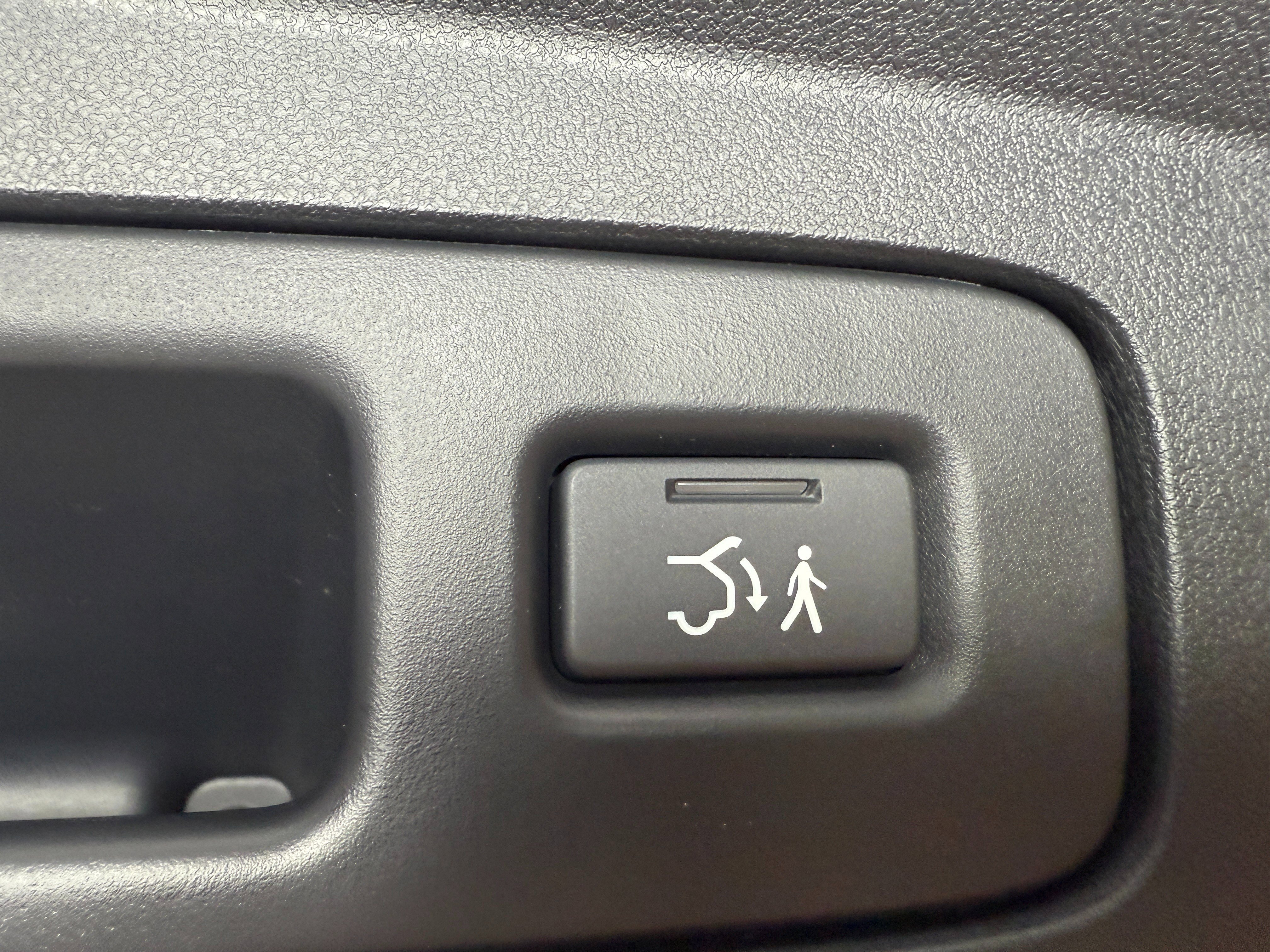 New 2026 Acura ADX A-Spec image 27