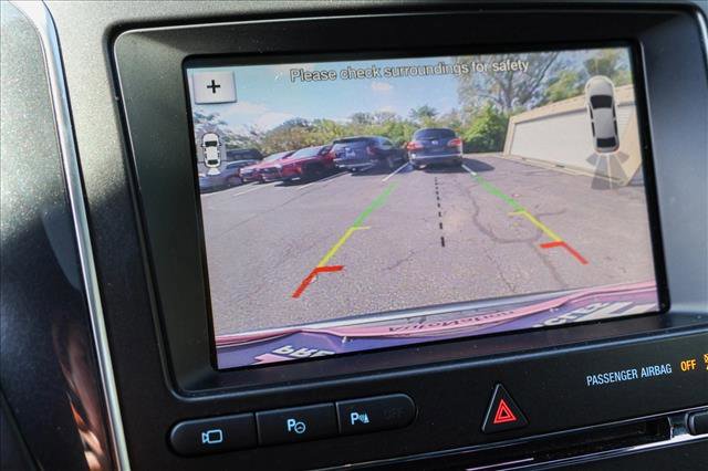 Used 2018 Ford Explorer Platinum image 19