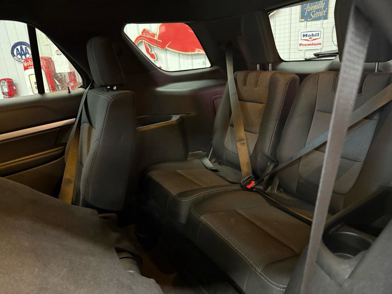 Used 2018 Ford Explorer XLT image 21