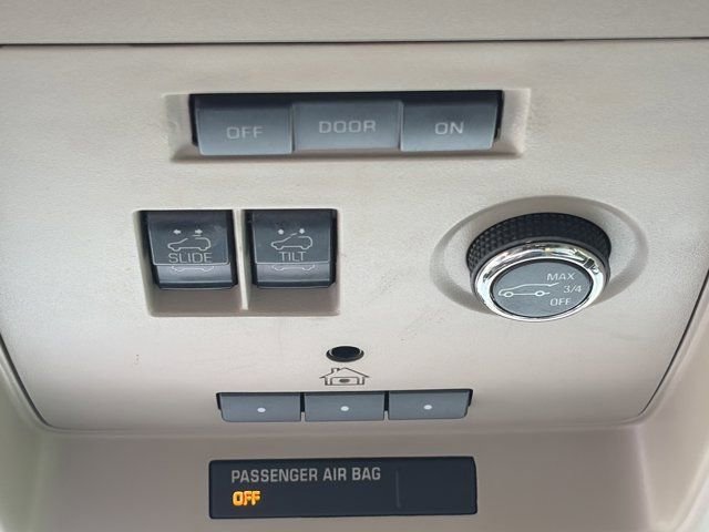 Used 2016 Chevrolet Suburban LT AWD/4WD image 12