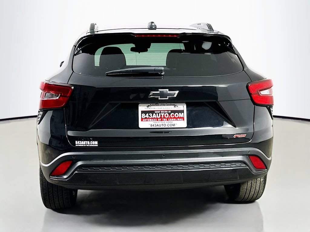 Used 2024 Chevrolet Trax RS w/ Sunroof Package FWD image 6