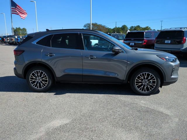 New 2025 Ford Escape SE w/ PHEV Premium Package image 3
