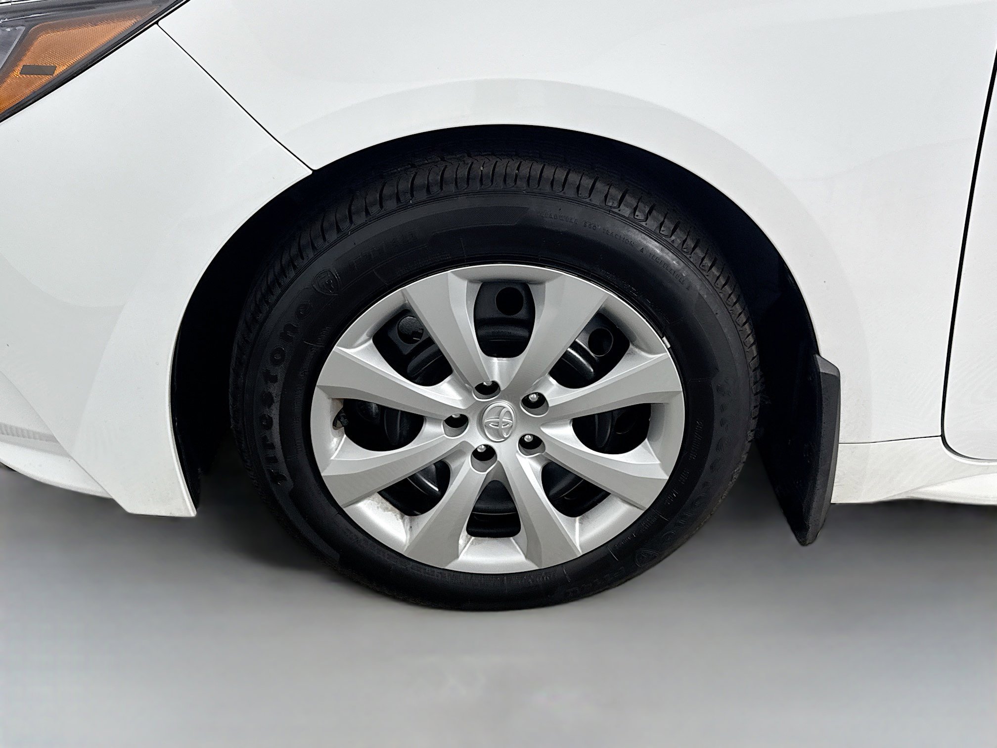 Used 2025 Toyota Corolla LE image 37