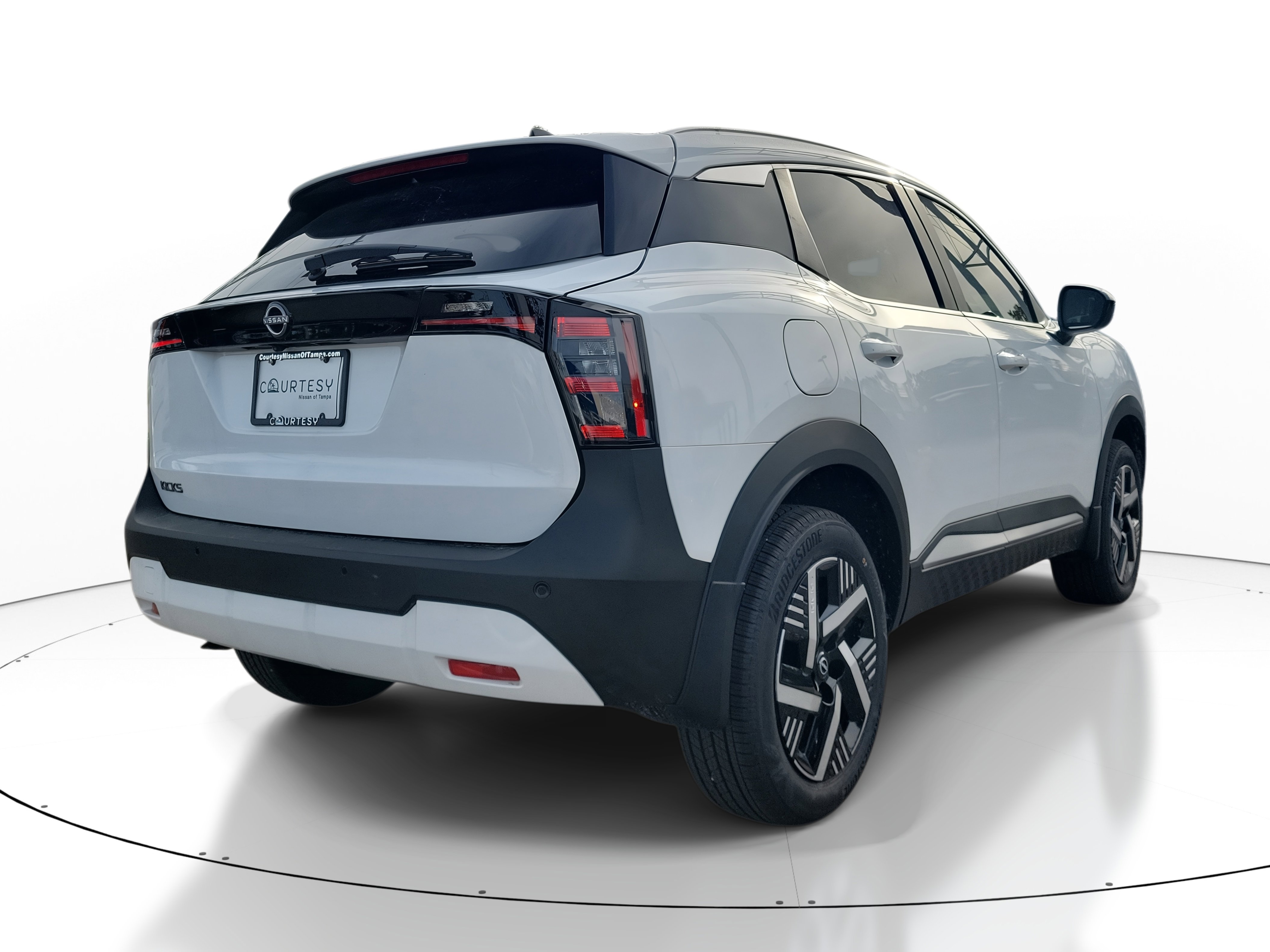 New 2026 Nissan Kicks SV image 4