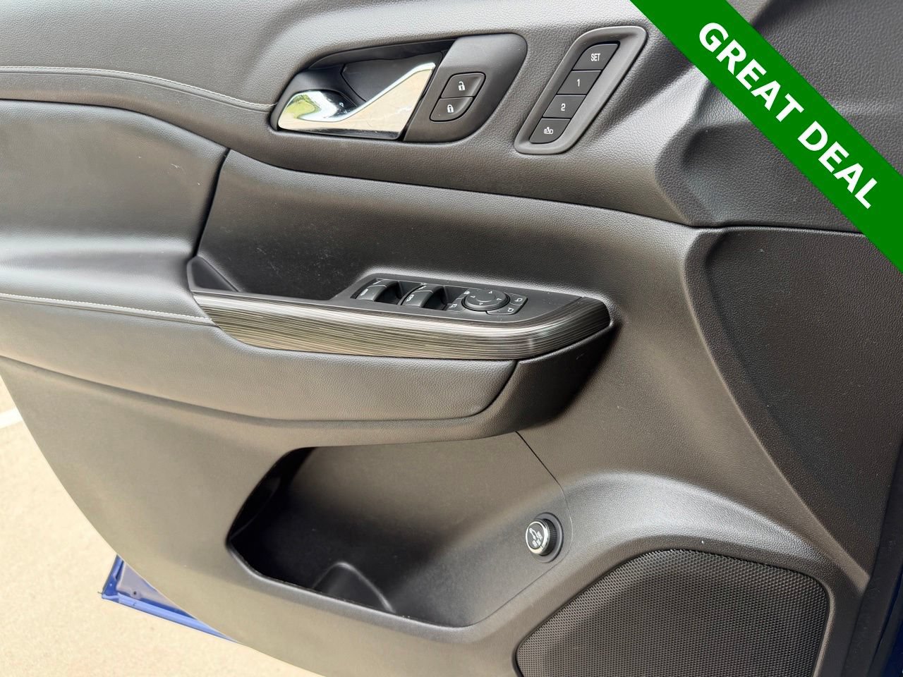 Used 2023 GMC Acadia SLT w/ Elevation Edition FWD image 28
