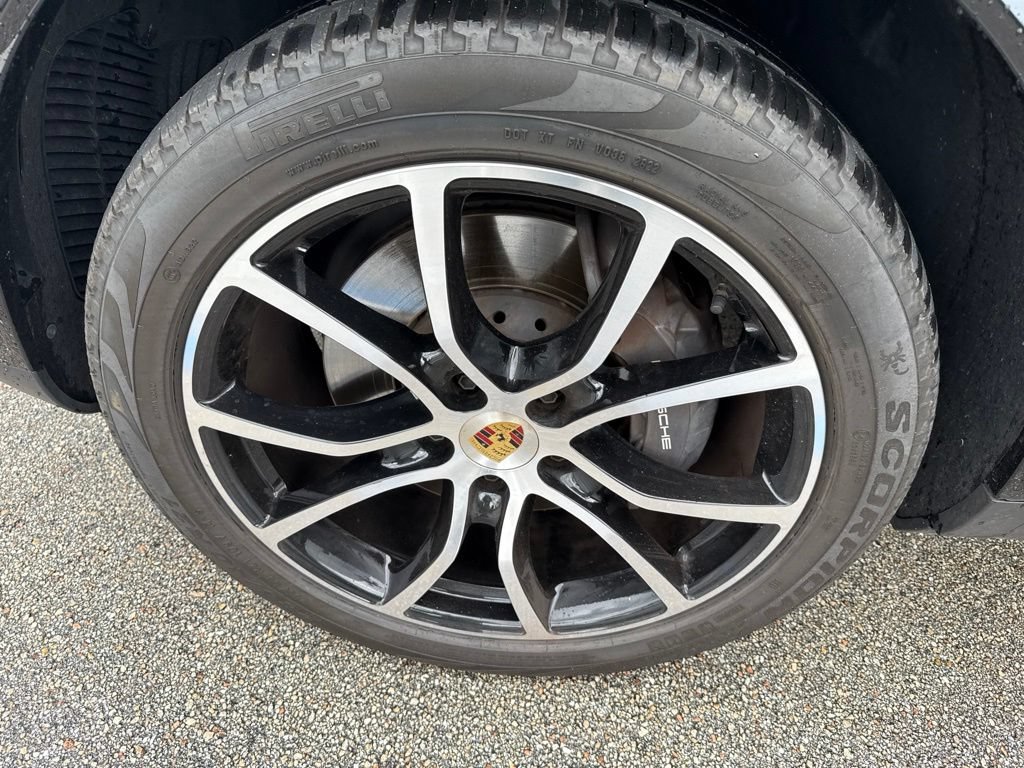 Certified 2023 Porsche Cayenne Platinum Edition AWD/4WD image 23