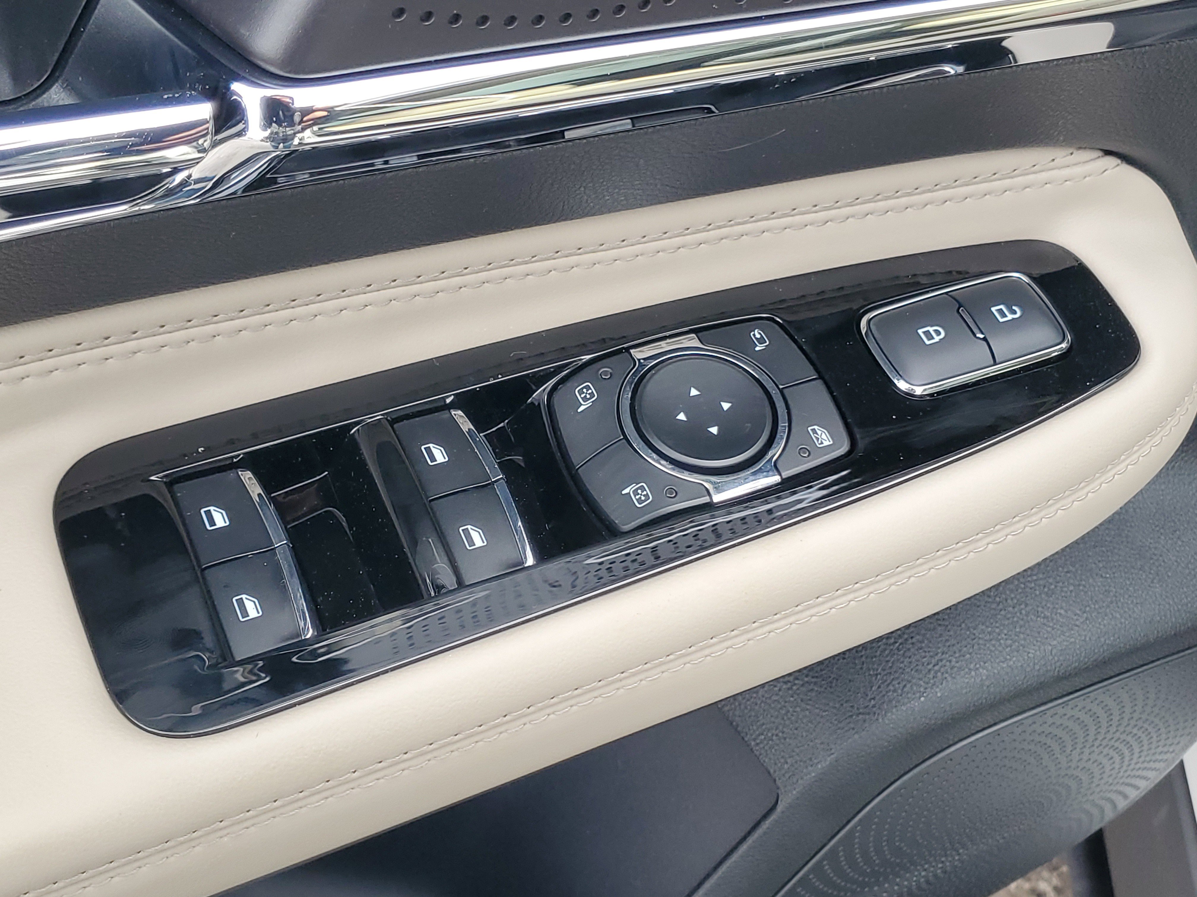 New 2026 Lincoln Corsair Premiere image 10