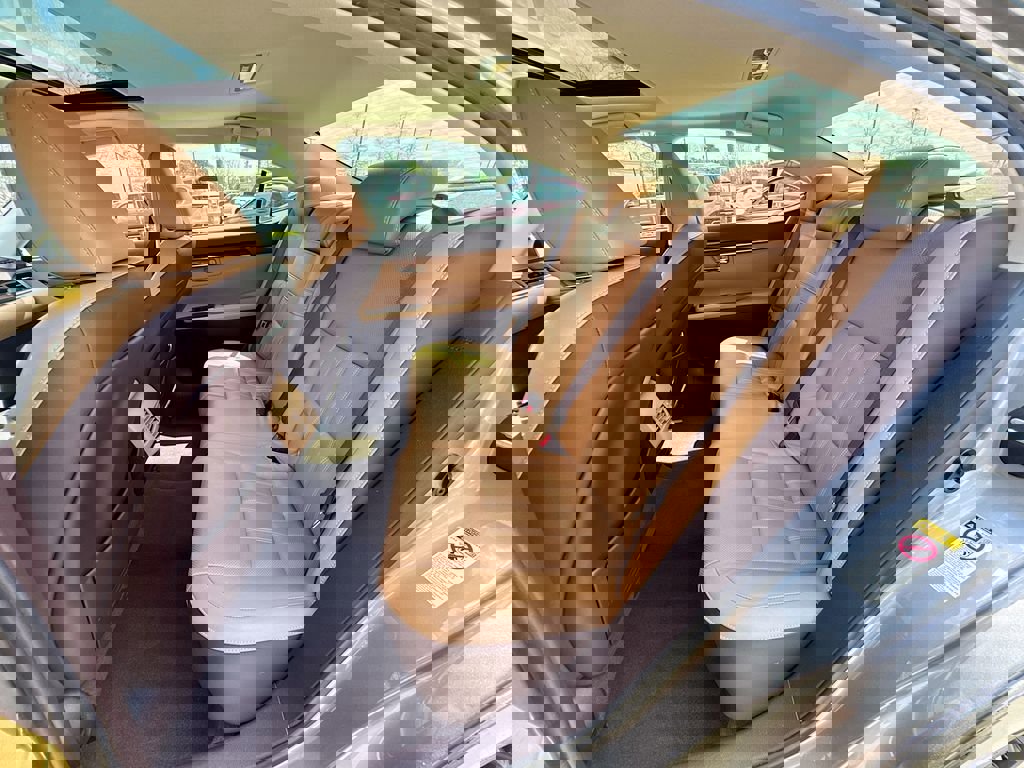 Used 2016 Lexus ES 350 w/ Luxury Package w/Wood Trim image 30