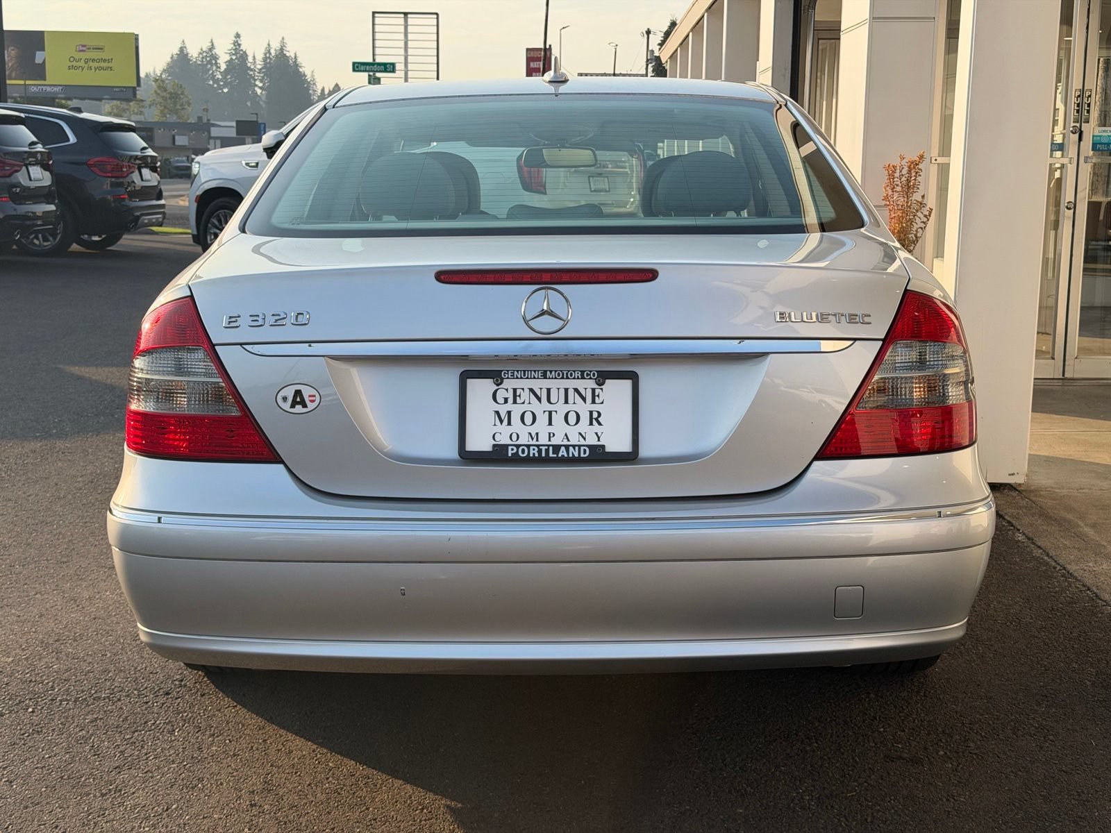 Used 2008 Mercedes-Benz E 320 BlueTEC Sedan image 4
