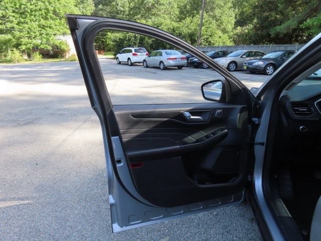Used 2021 Ford Escape SEL w/ SEL Stealth AWD Package image 16