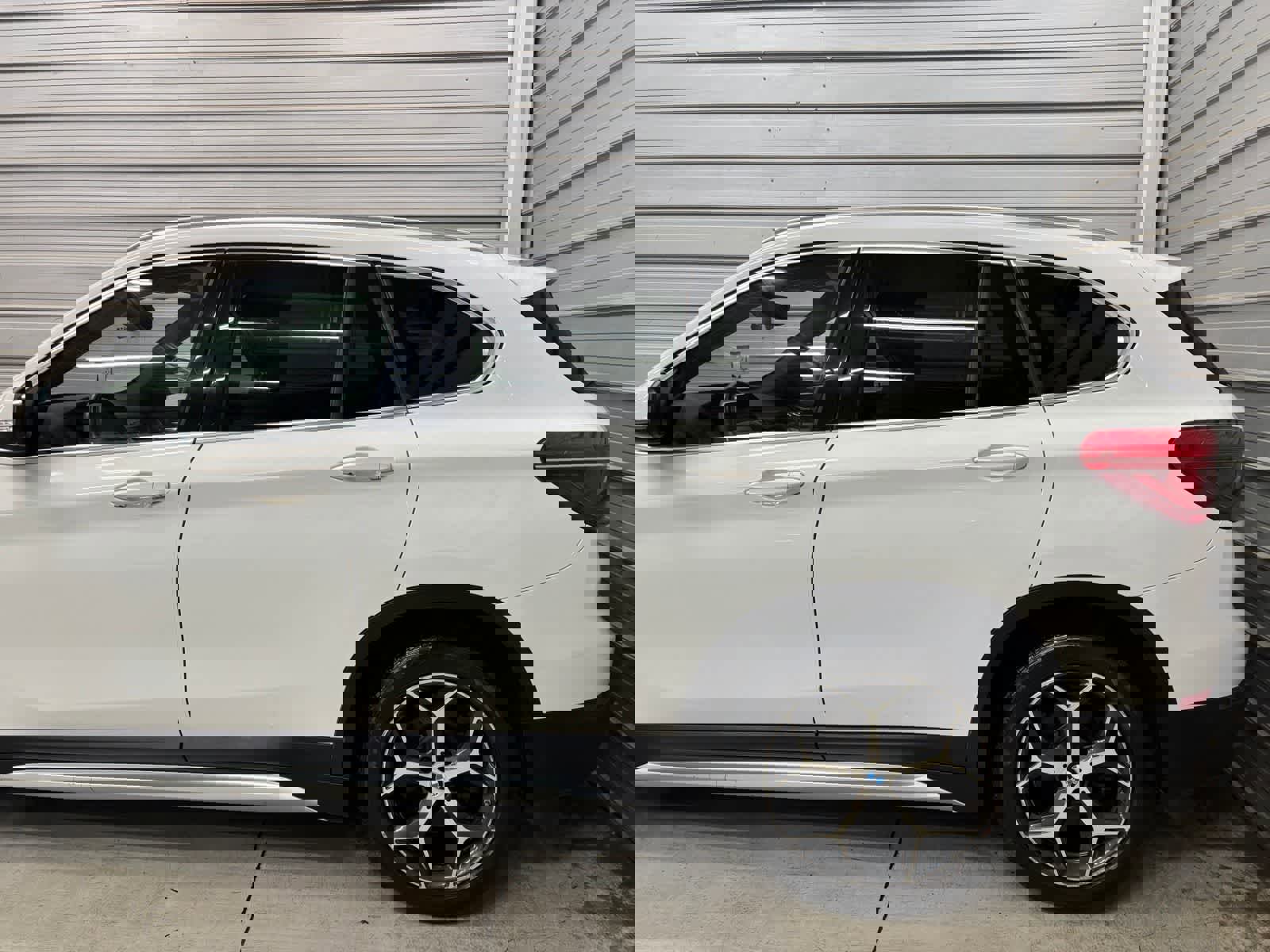 Used 2019 BMW X1 xDrive28i w/ Convenience Package image 5