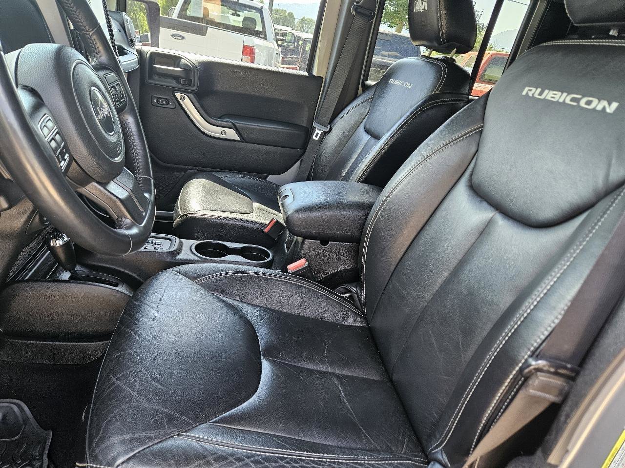 Used 2014 Jeep Wrangler Unlimited Rubicon w/ Connectivity Group AWD/4WD image 11