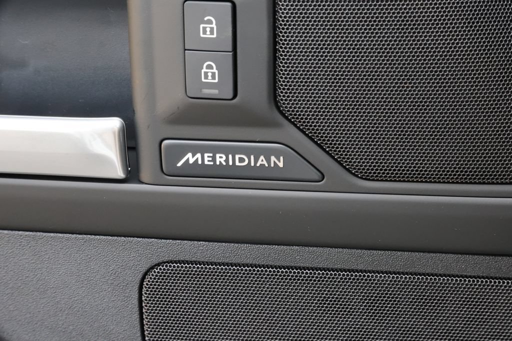 New 2026 Land Rover Defender 110 S AWD/4WD image 13