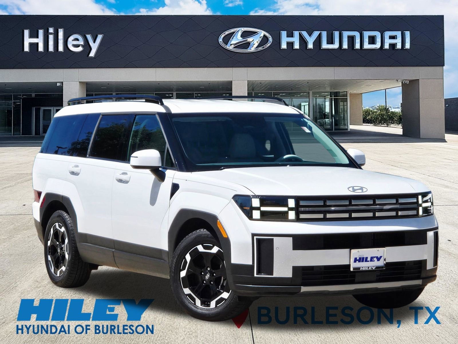 Used 2024 Hyundai Santa Fe SEL image 2