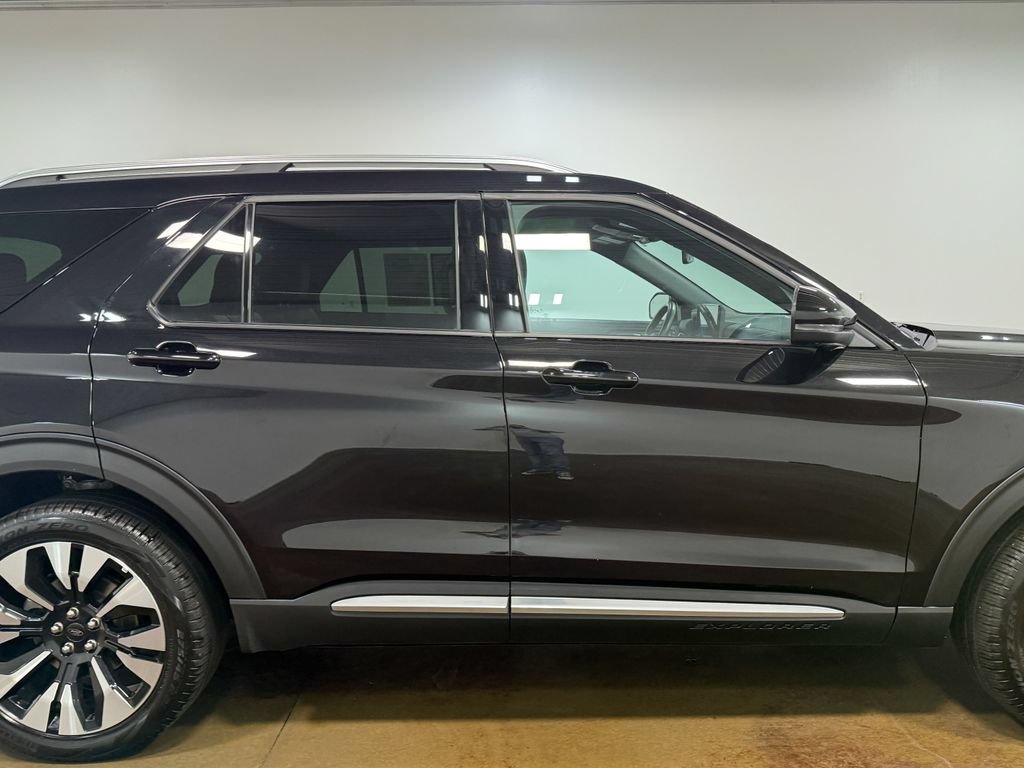 Used 2025 Ford Explorer Platinum w/ LUX Leather Package AWD/4WD image 32