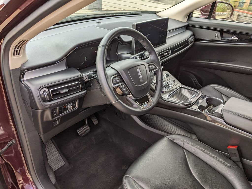 Used 2023 Lincoln Nautilus AWD w/ Premium Package image 8