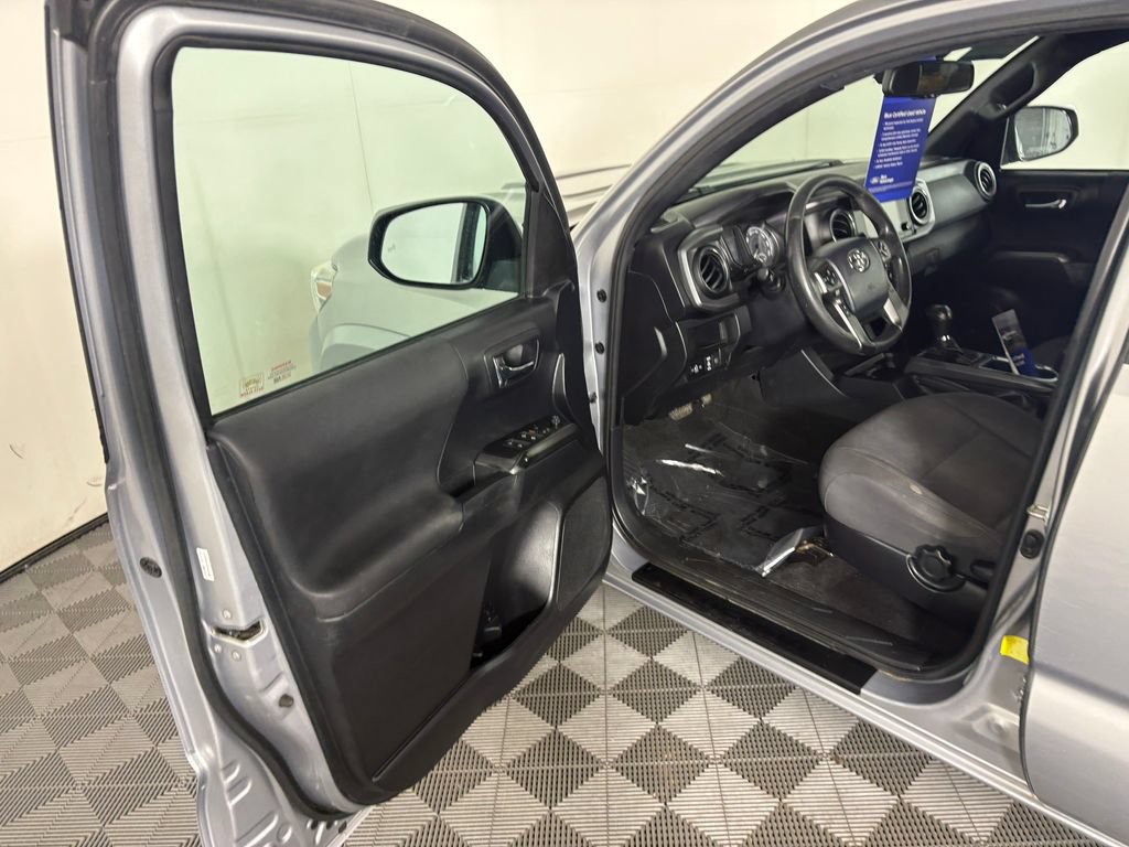 Used 2019 Toyota Tacoma TRD Sport w/ Technology Package AWD/4WD image 11