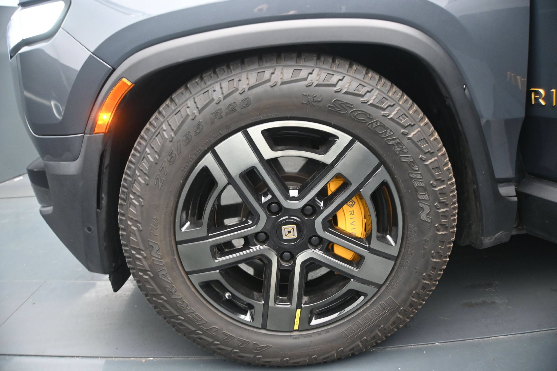 Used 2023 Rivian R1S Adventure Quad AWD/4WD image 27