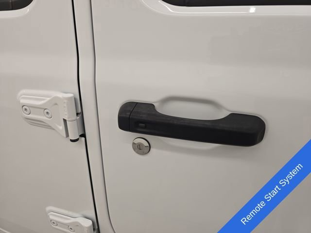 Used 2023 Jeep Gladiator Overland w/ Cold Weather Group AWD/4WD image 9