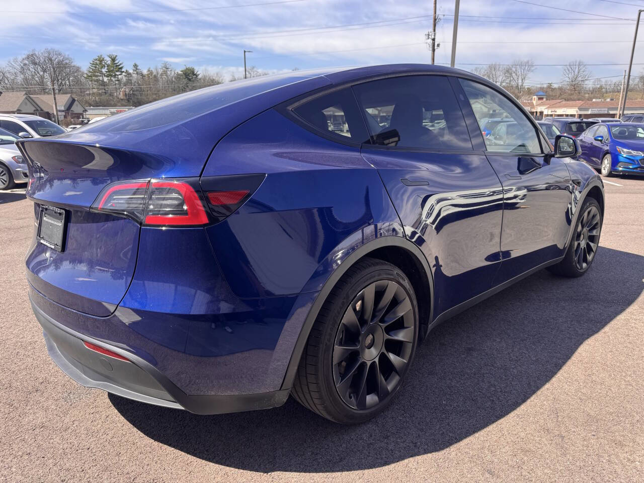 Used 2024 Tesla Model Y Long Range 4dr Crossover image 7