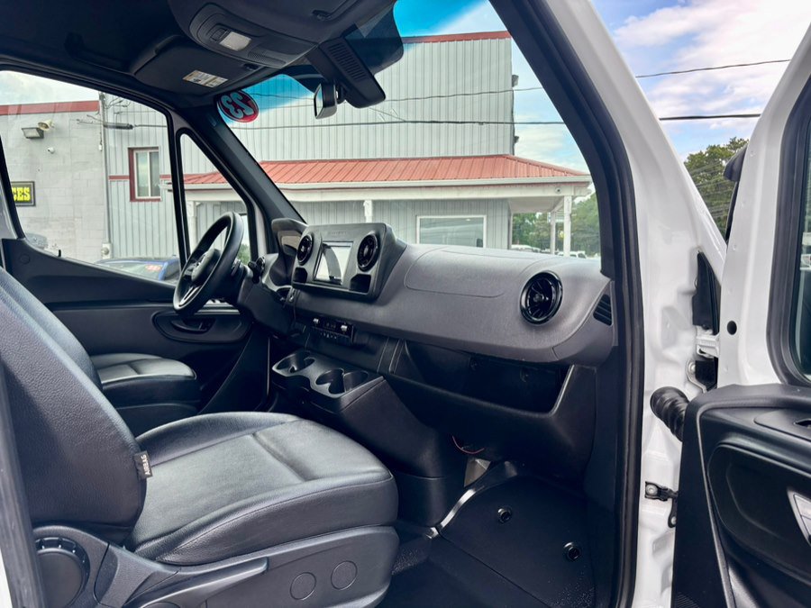 Used 2023 Mercedes-Benz Sprinter 3500 image 13