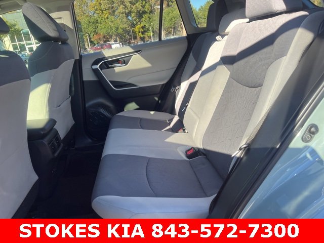 Used 2020 Toyota RAV4 XLE image 23