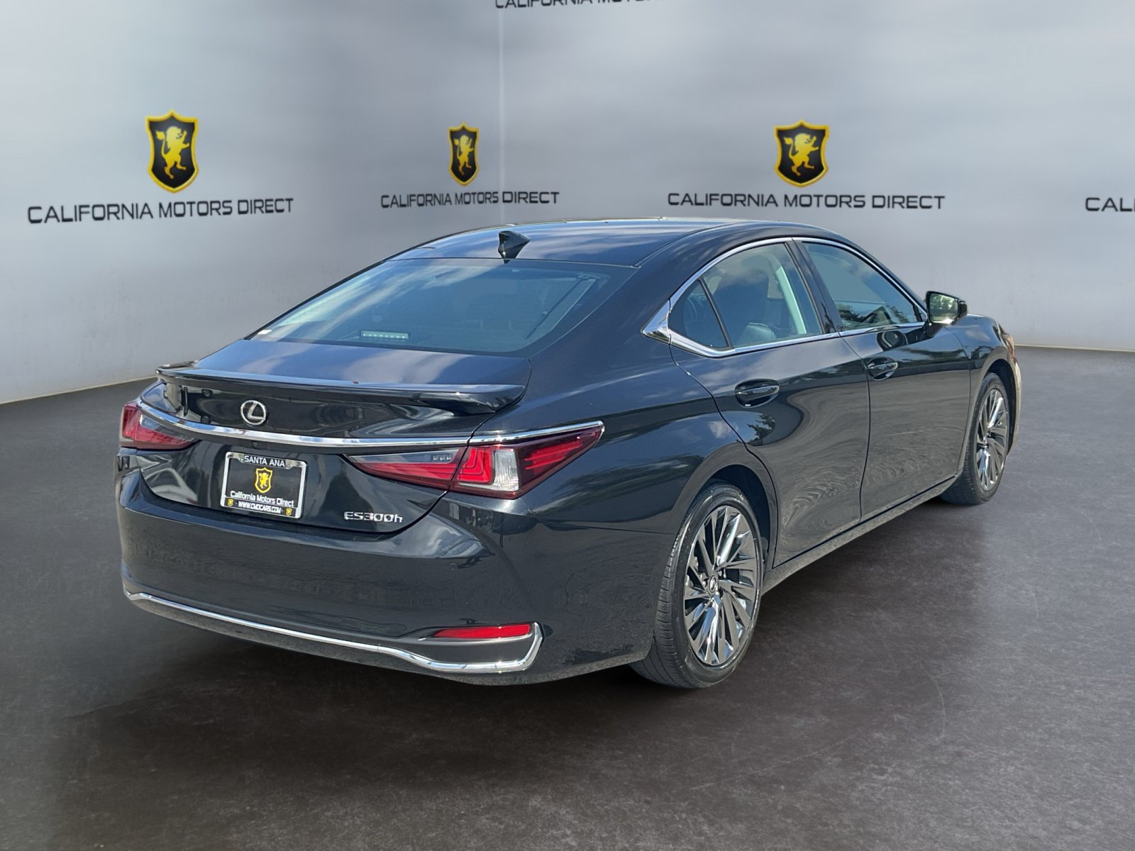 Used 2024 Lexus ES 300h w/ Accessory Package (Z2) FWD image 5