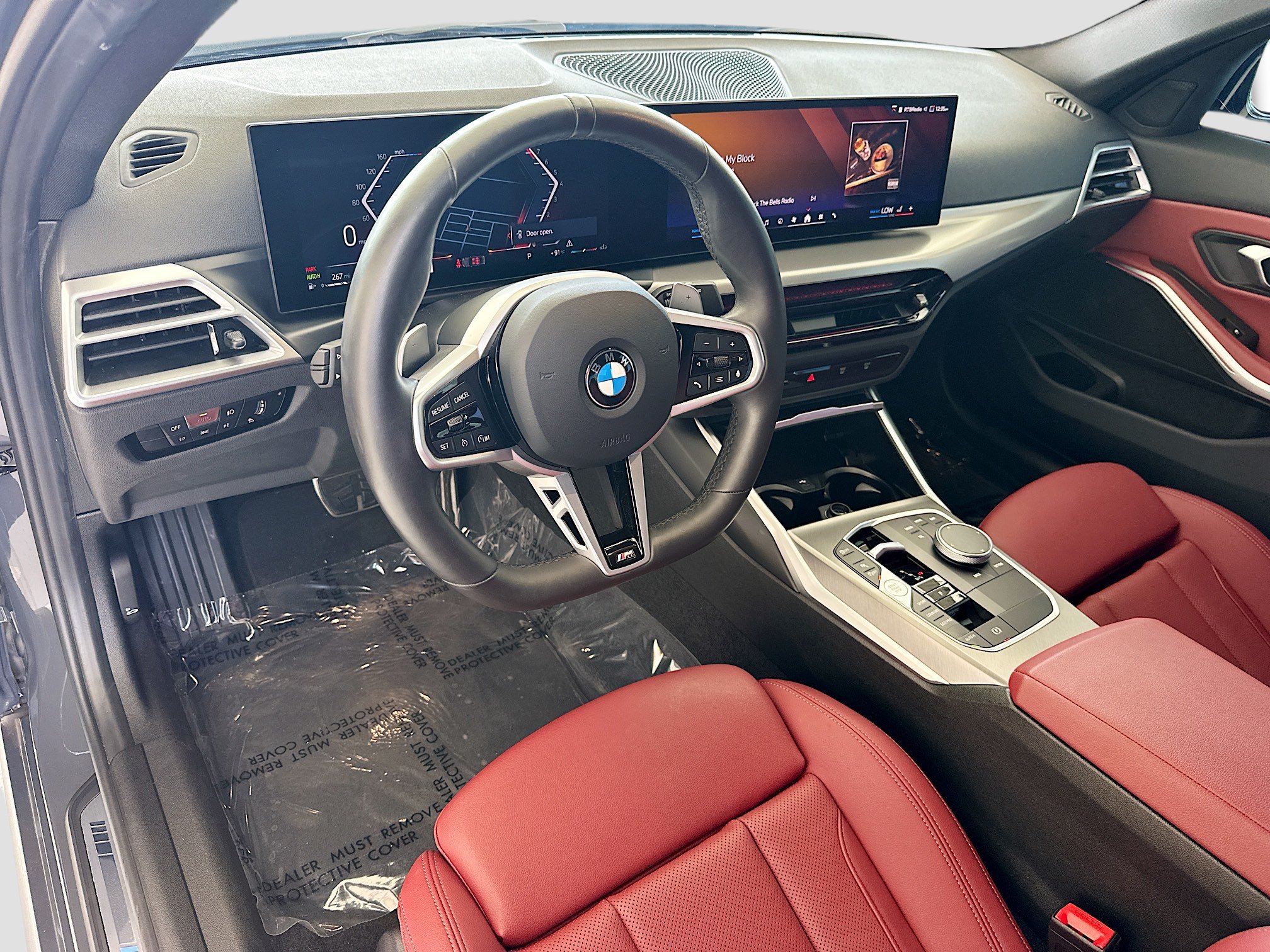 Used 2025 BMW 330i Sedan w/ M Sport Package RWD image 9
