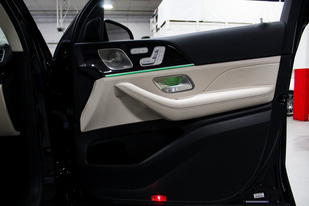 Used 2021 Mercedes-Benz GLS 580 4MATIC image 39