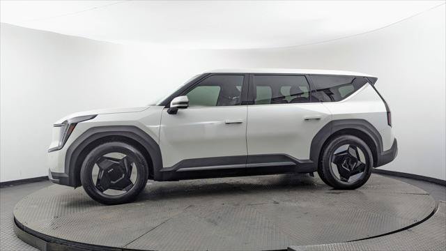 Used 2024 Kia EV9 Light Long Range RWD image 3