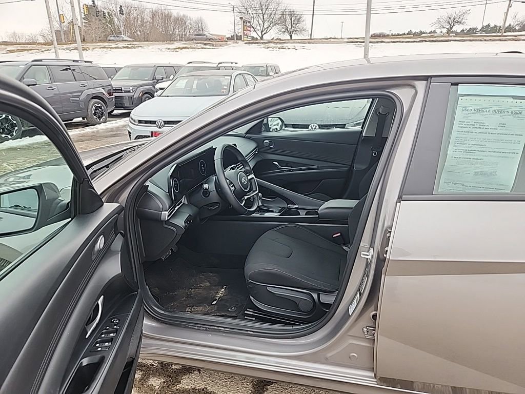 Certified 2023 Hyundai Elantra SEL w/ Convenience Package image 10