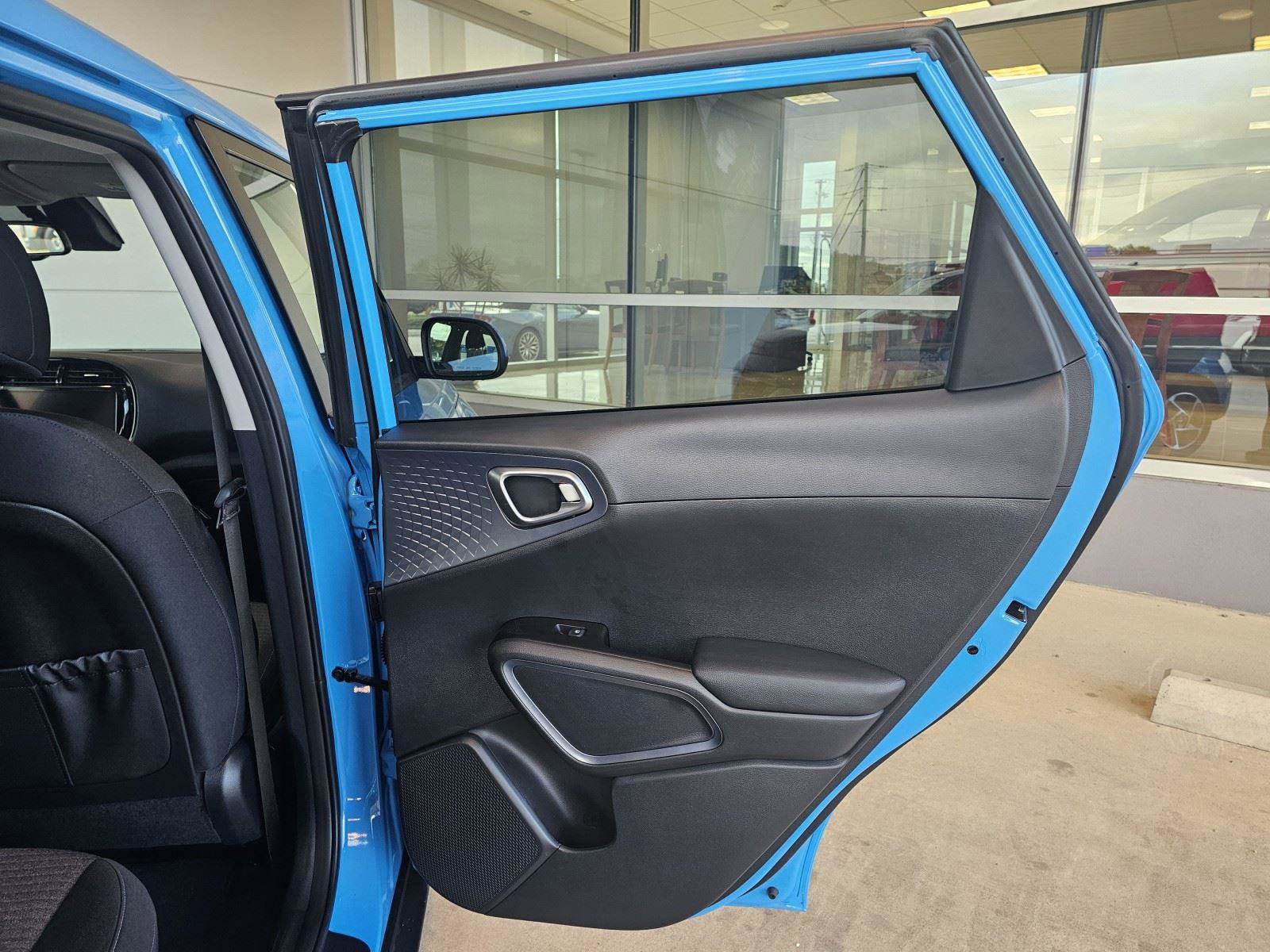 Used 2023 Kia Soul EX image 13