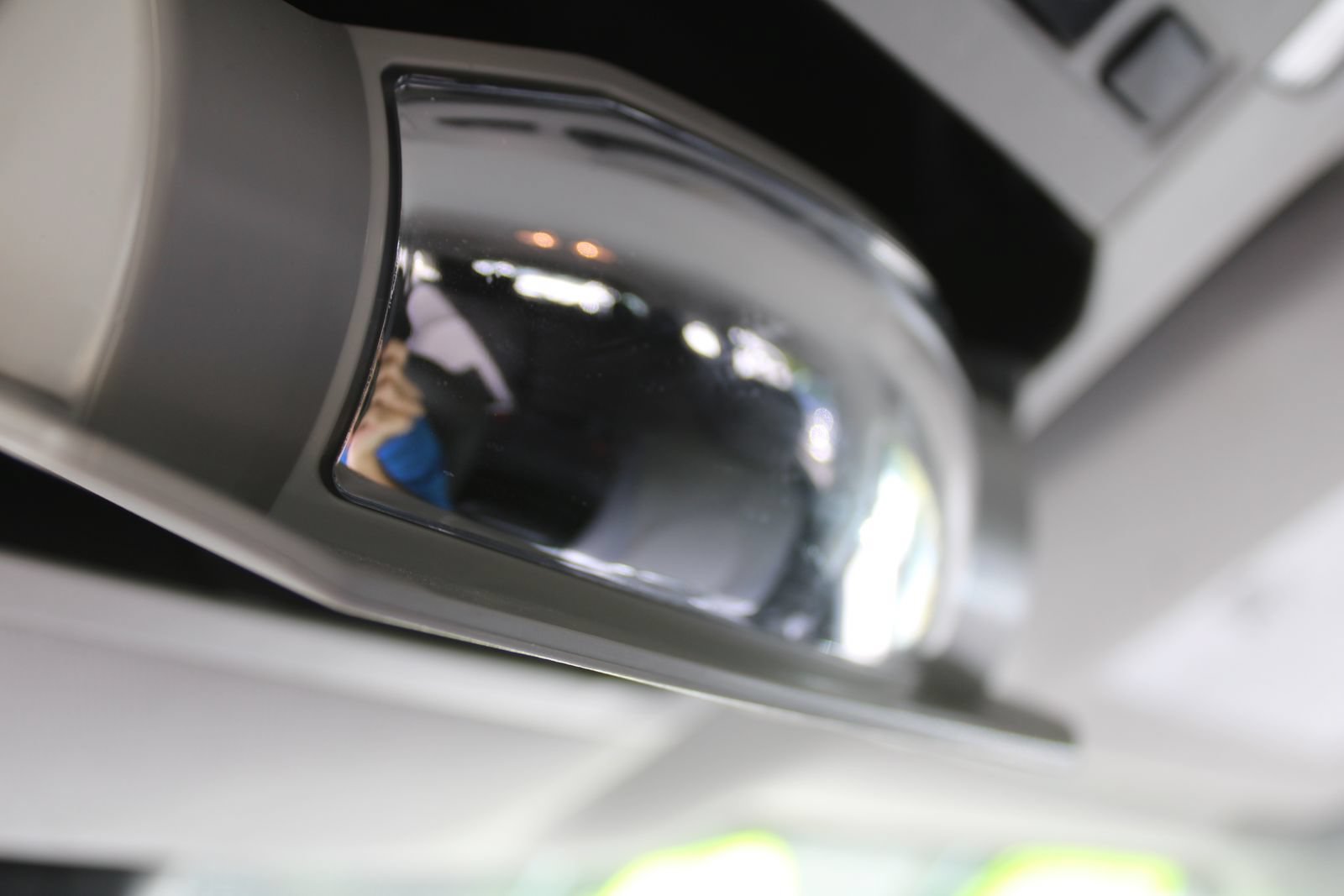 Used 2024 Toyota Highlander LE FWD image 54