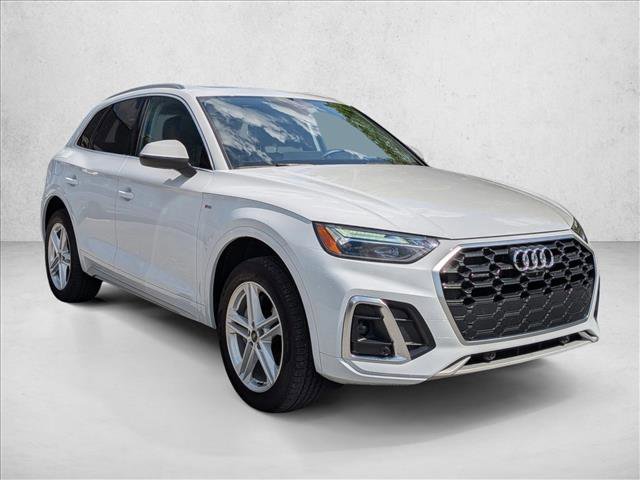 Certified 2024 Audi Q5 e Premium Plus w/ Premium Plus Package AWD/4WD image 3